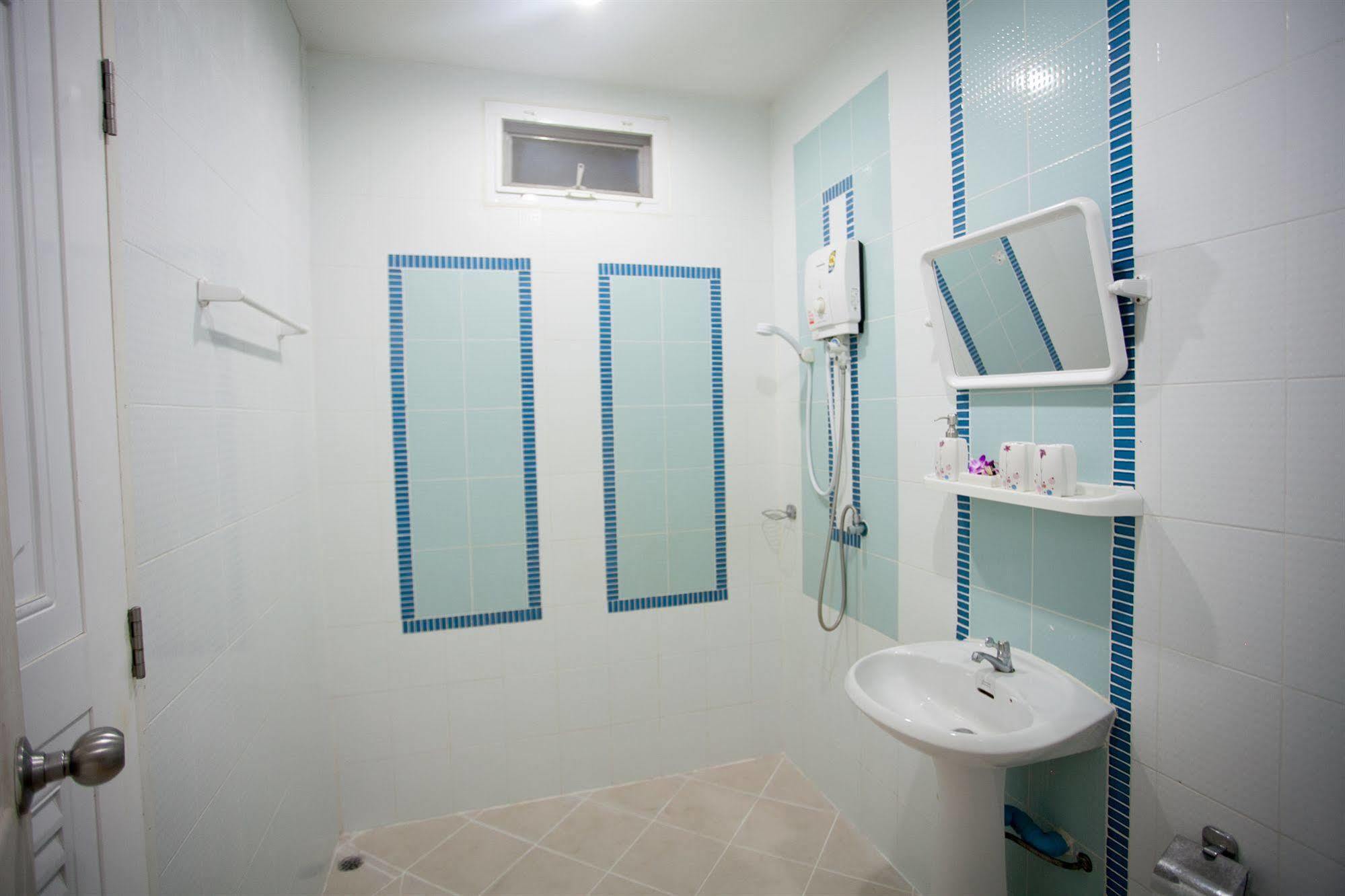 Lucky Lek Resort Rawai エクステリア 写真