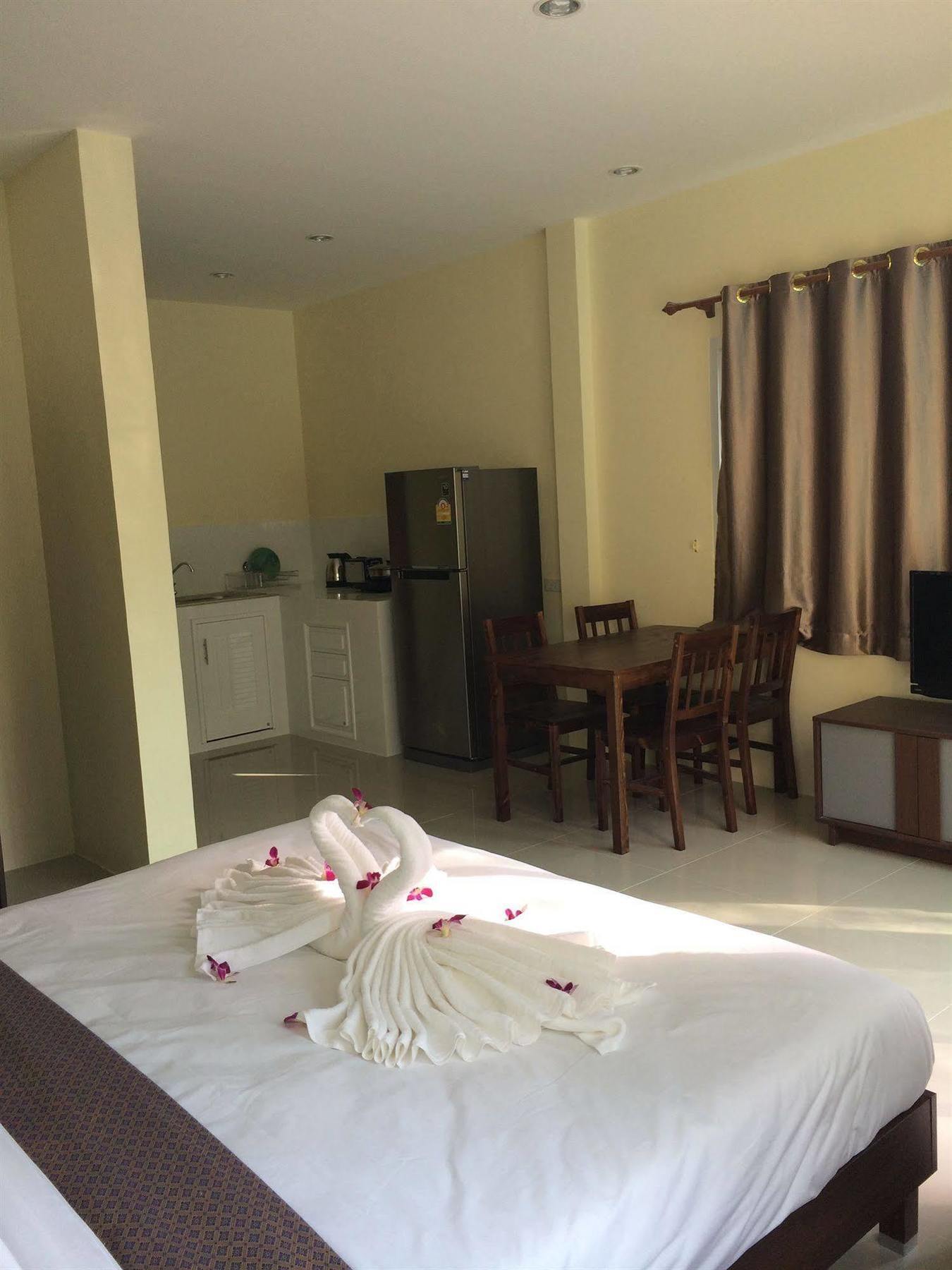 Lucky Lek Resort Rawai エクステリア 写真