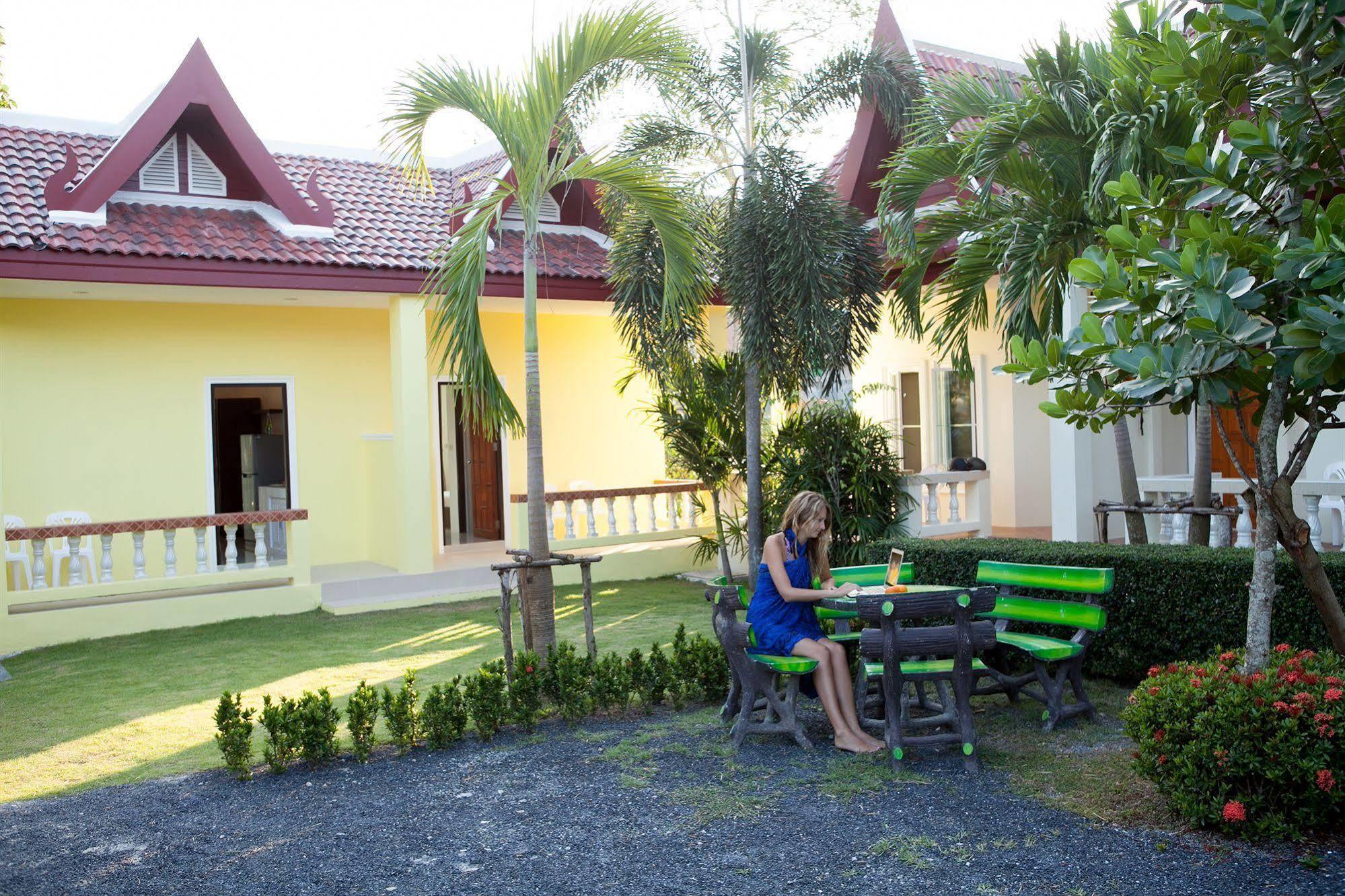 Lucky Lek Resort Rawai エクステリア 写真